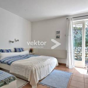 Senj, okolica, kuća 1.red do mora !