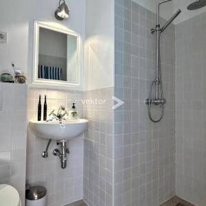 Senj, okolica, kuća 1.red do mora !