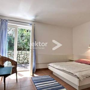 Senj, okolica, kuća 1.red do mora !