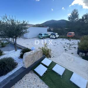ŠIBENIK, BILICE – Građevinsko zemljište s bazenom, 500m²