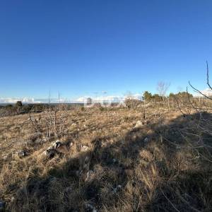 ŠIBENIK, BILICE – Građevinsko zemljište s pogledom na Prokljan, 970m2