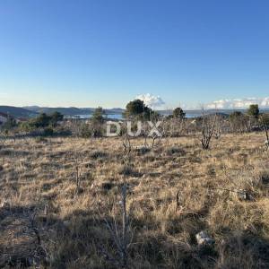 ŠIBENIK, BILICE – Građevinsko zemljište s pogledom na Prokljan, 970m2