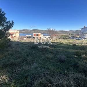 ŠIBENIK, JADRTOVAC – Građevinsko zemljište 824 m2 s pogledom na more