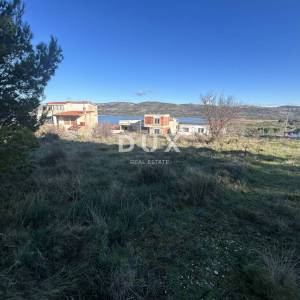 ŠIBENIK, JADRTOVAC – Građevinsko zemljište 824 m2 s pogledom na more