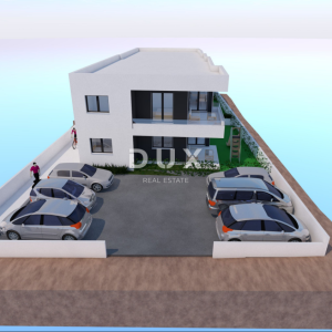 ŠIBENIK, VODICE – Prizemni stan s natkrivenom terasom i dva parkirna mjesta