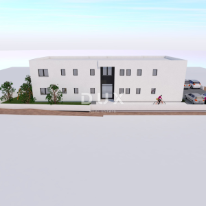 ŠIBENIK, VODICE – Prostrani stan na prvom katu u mirnoj zoni