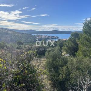 ŠIBENIK, ŽABORIĆ – Zemljište s top pogledom za vile s bazenima