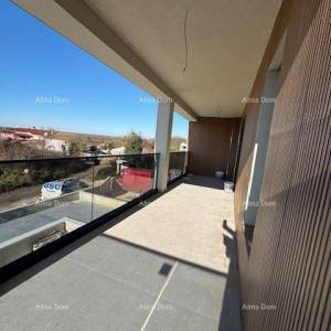 Šišan. Novoizgrađena kuća sa bazenom