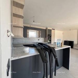 Šišan. Novoizgrađena kuća sa bazenom