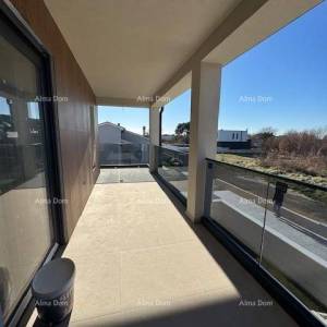 Šišan. Novoizgrađena kuća sa bazenom