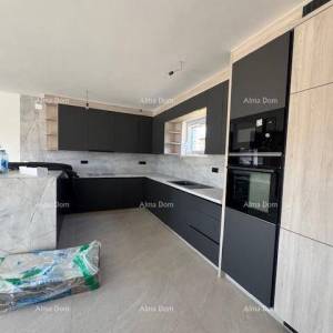 Šišan. Novoizgrađena kuća sa bazenom