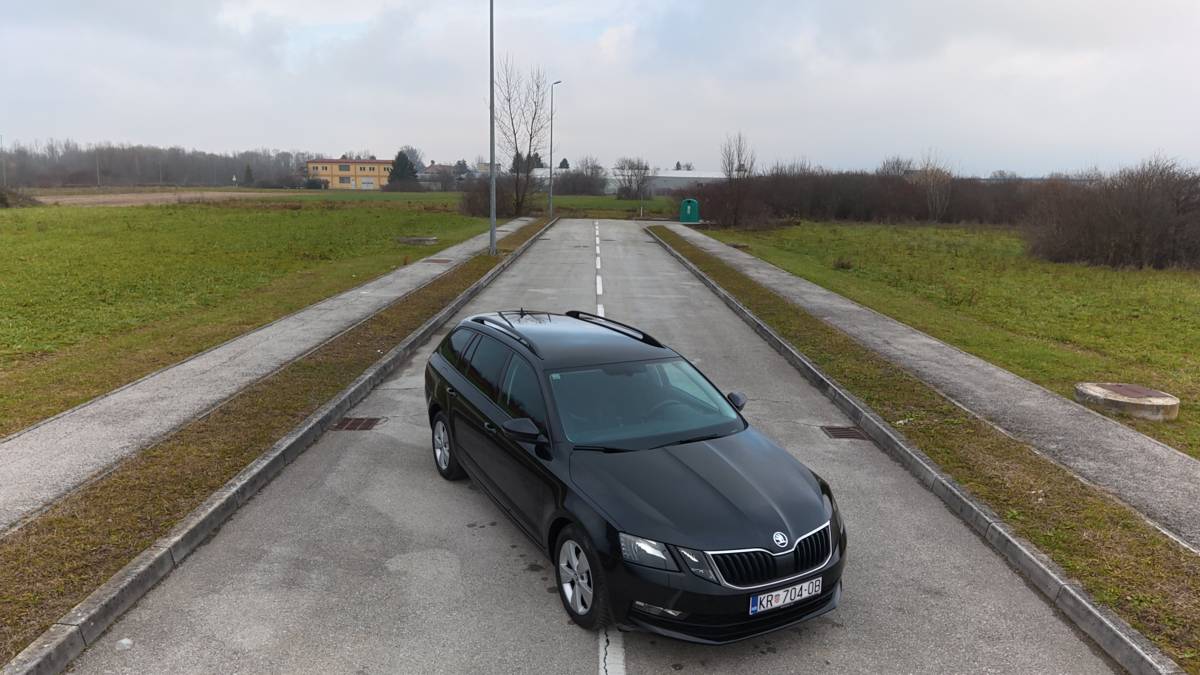 Škoda Octavia Combi 1.6 TDI DSG Top stanje