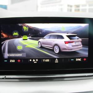 Škoda Octavia Combi 2.0 TDi *PANORAMA, LED, NAVIGACIJA, KAMERA*