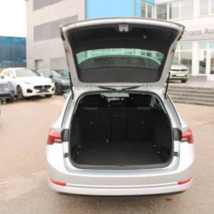 Škoda Octavia Combi 2.0 TDi DSG 150ks *LED, NAVIGACIJA*