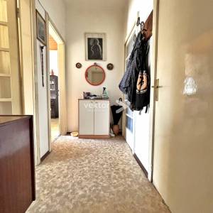 Škurinje, dvosoban stan s balkonom