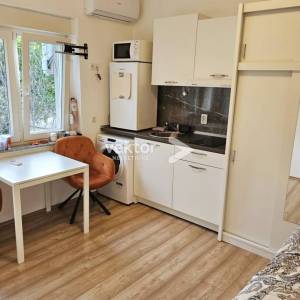 Škurinje, uređen stan podijeljen na dvije jedinice