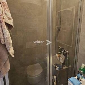 Škurinje, uređen stan podijeljen na dvije jedinice