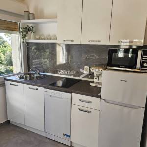 Škurinje, uređen stan podijeljen na dvije jedinice