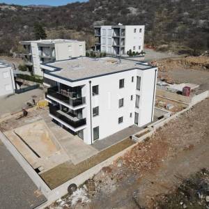 Smokvica-Trosobni apartman s bazenom