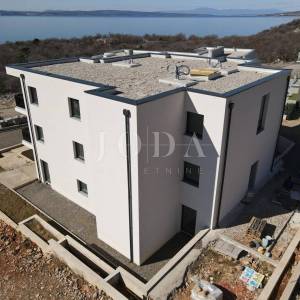 Smokvica-Trosobni apartman s bazenom