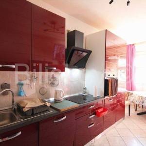 Split, Bol, prodaja trosoban stan 68,60 m2, 1. kat