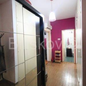 Split, Bol, prodaja trosoban stan 68,60 m2, 1. kat