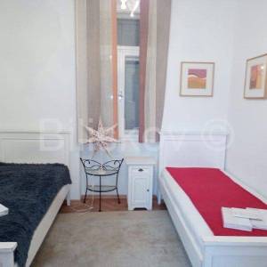 Split, Grad trosoban 117 m2, 3 terase, vrt, garaža, pomoćna kuća