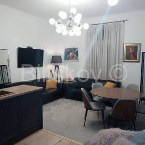 Split, Grad trosoban 117 m2, 3 terase, vrt, garaža, pomoćna kuća