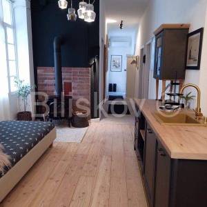 Split, Grad trosoban 117 m2, 3 terase, vrt, garaža, pomoćna kuća