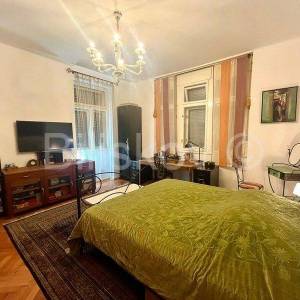 Split, Grad trosoban 117 m2, 3 terase, vrt, garaža, pomoćna kuća