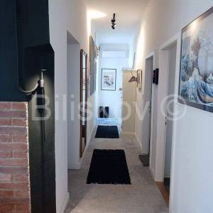 Split, Grad trosoban 117 m2, 3 terase, vrt, garaža, pomoćna kuća