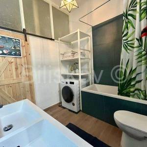 Split, Grad trosoban 117 m2, 3 terase, vrt, garaža, pomoćna kuća