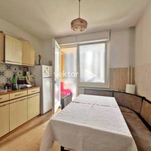 Srdoči, 3-soban s lođom