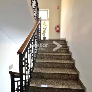 Srdoči, namješten 3-soban s dnevnim boravkom i balkonom