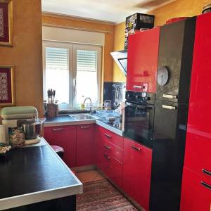 Srdoči, namješten 3-soban s dnevnim boravkom i balkonom