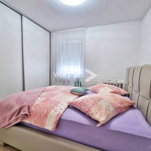 Srdoči, obiteljski stan s okućnicom i osiguranim parkingom