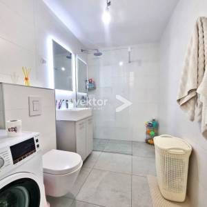 Srdoči, obiteljski stan s okućnicom i osiguranim parkingom