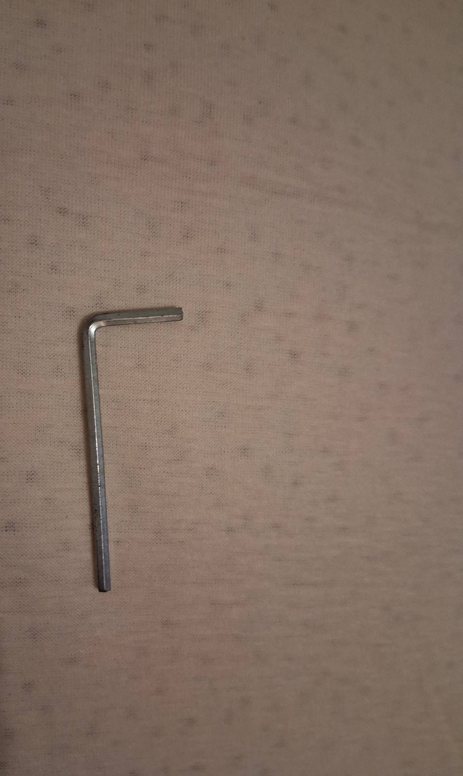 Srebrni tanji imbus ključ