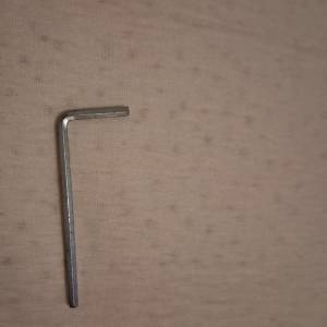 Srebrni tanji imbus ključ