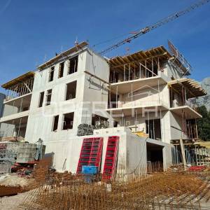 Stan 3S, 94,81 m² na povišenom položaju s pogledom na more, Makarska