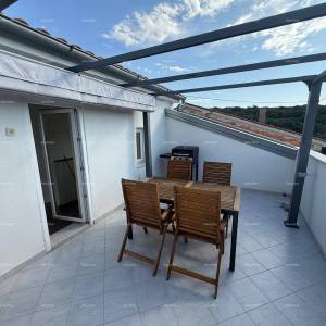 STAN – DUGA UVALA, 40 m² + TERASE!