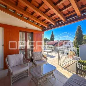 Stan s tri terase, 30 m od mora na Jadriji
