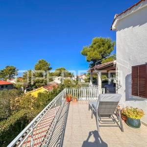 Stan s tri terase, 30 m od mora na Jadriji
