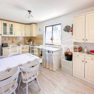 Stan s tri terase, 30 m od mora na Jadriji
