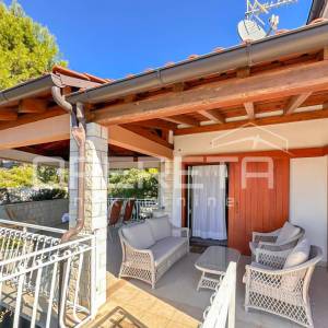 Stan s tri terase, 30 m od mora na Jadriji
