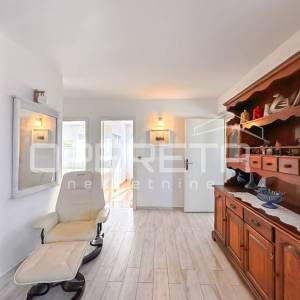 Stan s tri terase, 30 m od mora na Jadriji
