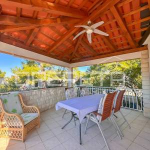 Stan s tri terase, 30 m od mora na Jadriji
