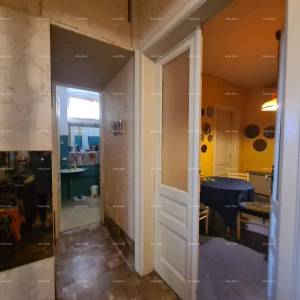 Stan u prizemlju s dvorištem i garažom – centar Pule