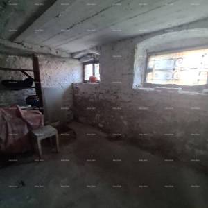 Stan u prizemlju s dvorištem i garažom – centar Pule