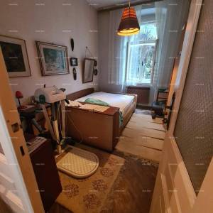 Stan u prizemlju s dvorištem i garažom – centar Pule